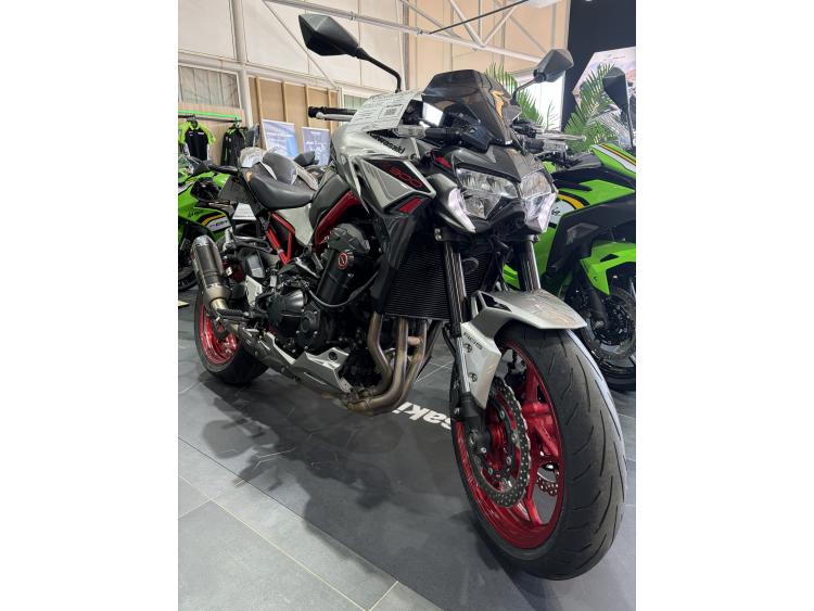 KAWASAKI Z 900
