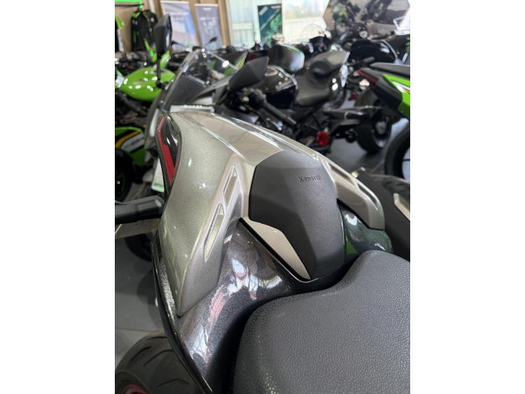 KAWASAKI Z 900