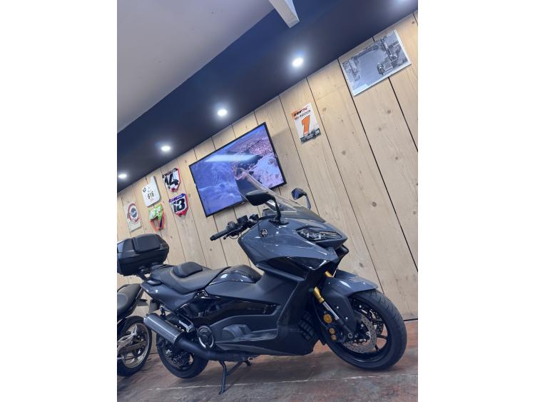 YAMAHA XP T-MAX 560 TECH MAX 