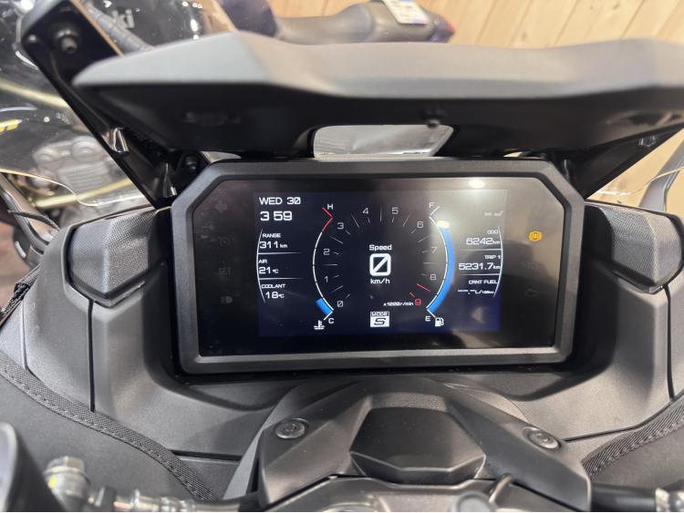 YAMAHA XP T-MAX 560 TECH MAX 