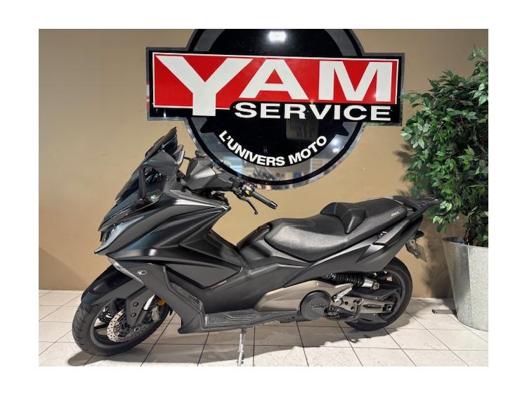 KYMCO AK 550