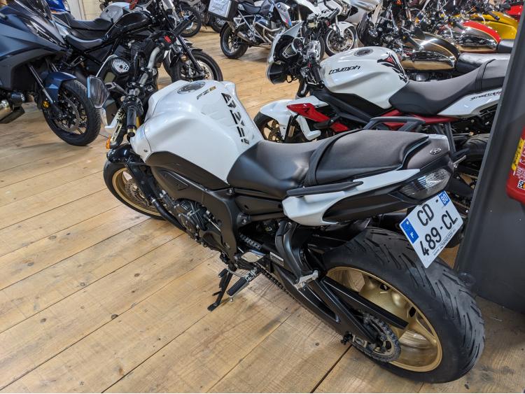 YAMAHA FZ8