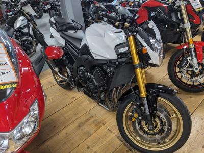YAMAHA FZ8
