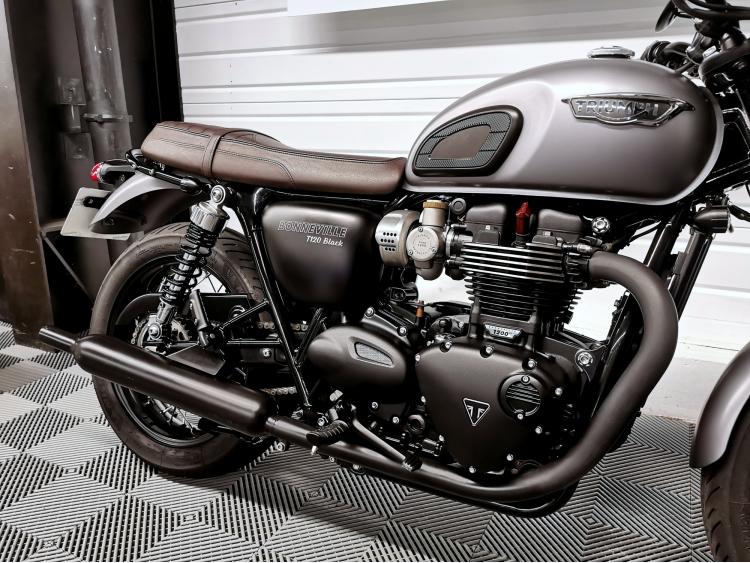 TRIUMPH Bonneville T120 Black