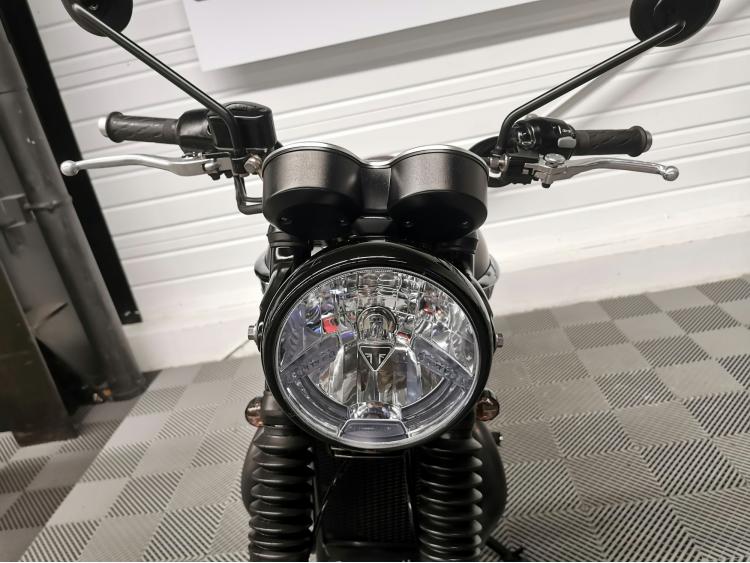 TRIUMPH Bonneville T120 Black