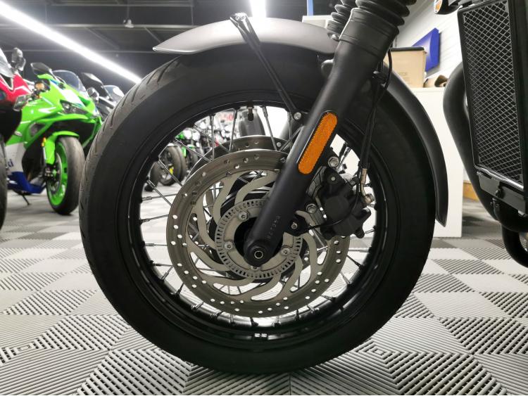 TRIUMPH Bonneville T120 Black