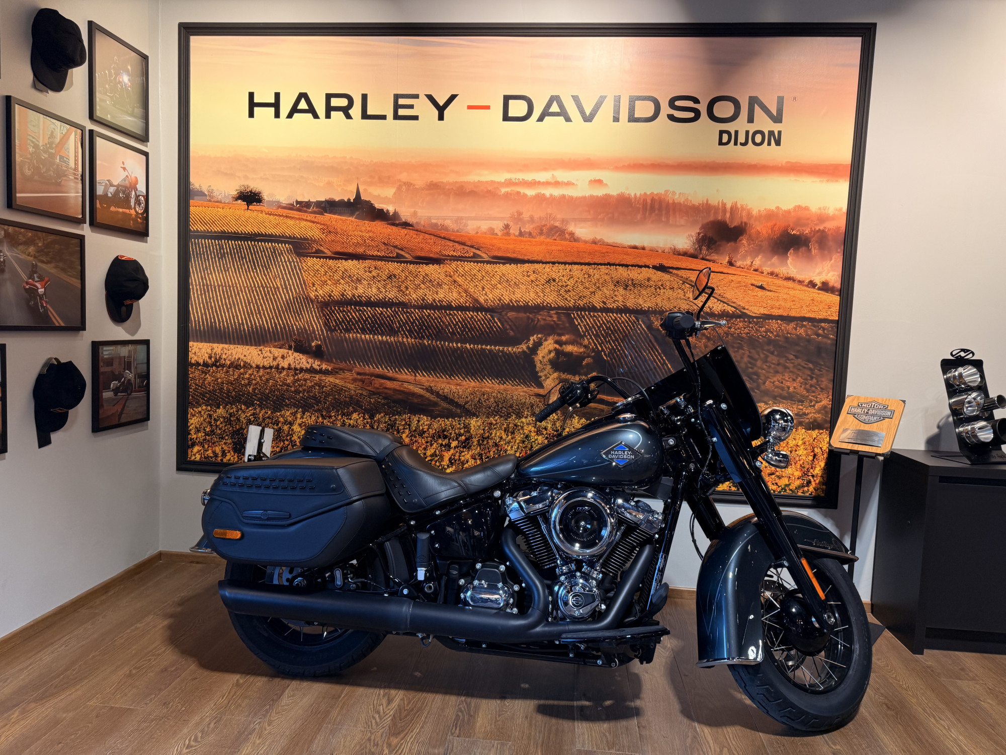 HARLEY-DAVIDSON SOFTAIL HERITAGE 1923 CLASSIC