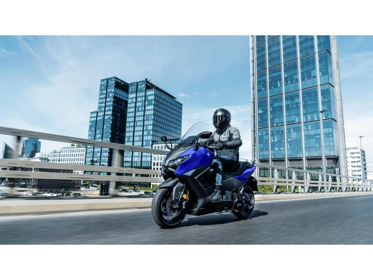 YAMAHA TMAX 560