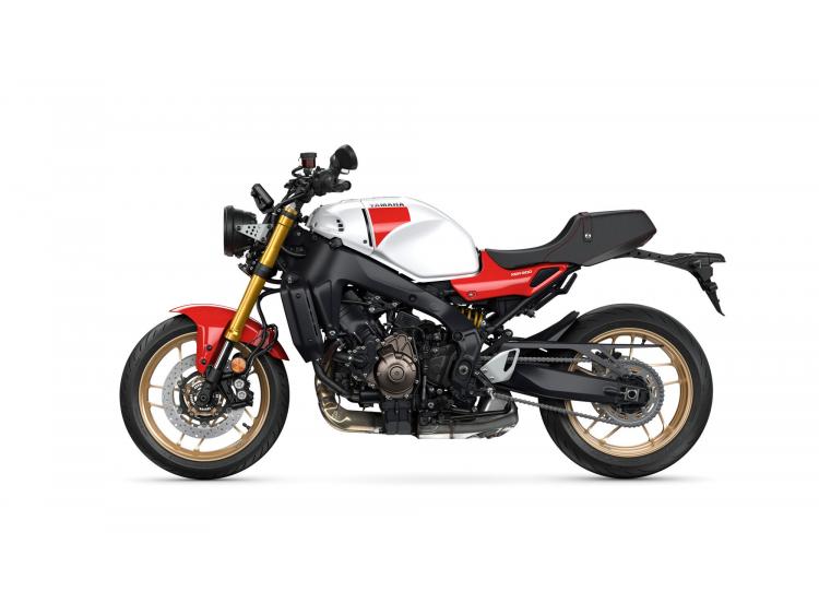 YAMAHA XSR 900
