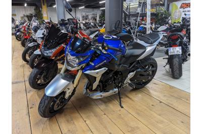 SUZUKI GSR 750