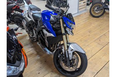SUZUKI GSR 750