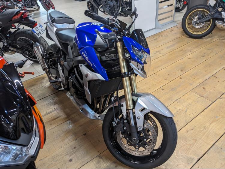 SUZUKI GSR 750