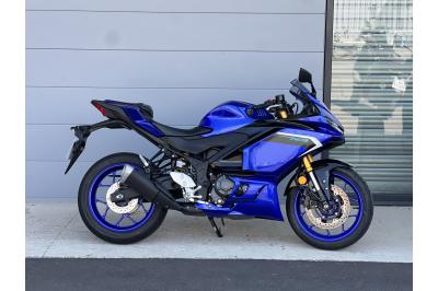 YAMAHA R3