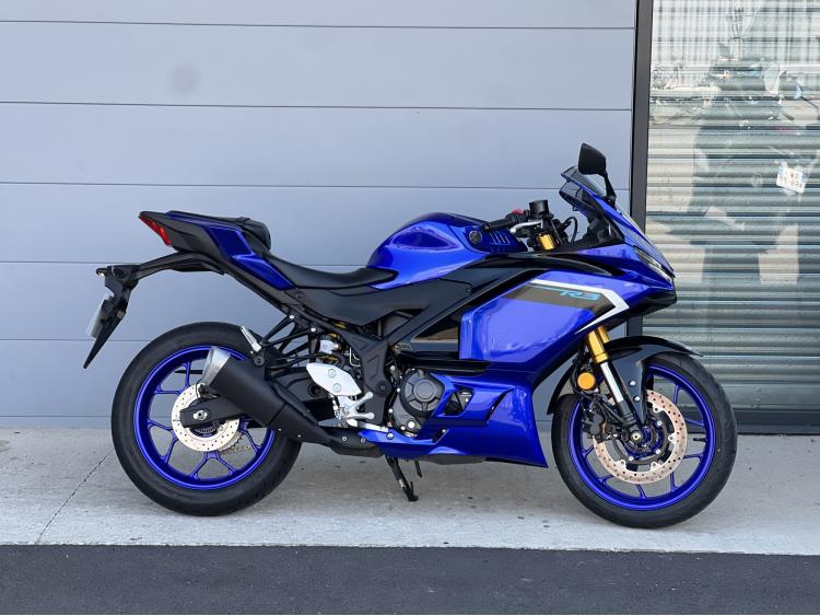 YAMAHA R3 - A2
