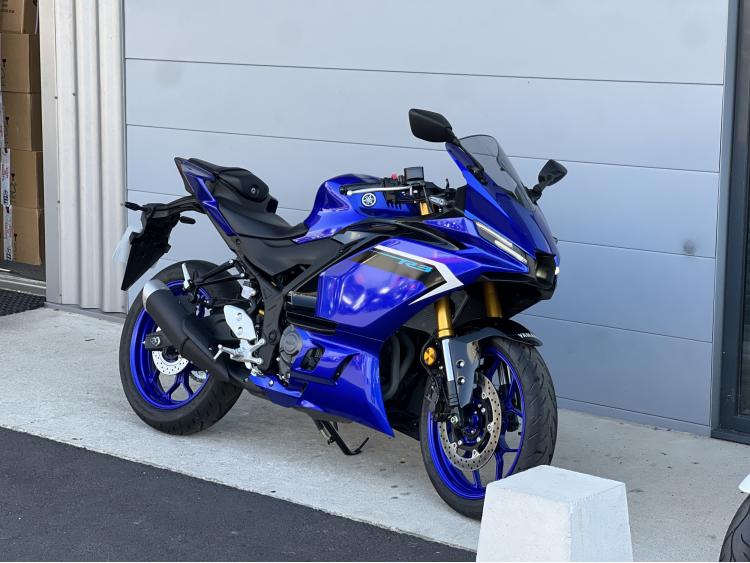 YAMAHA R3 - A2