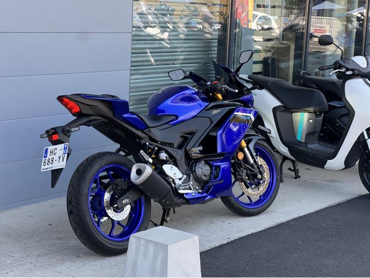 YAMAHA R3 - A2