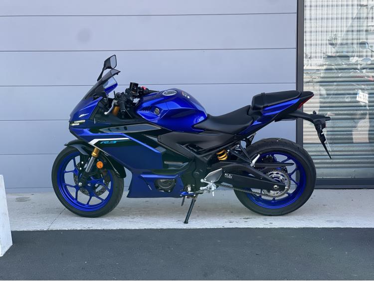 YAMAHA R3 - A2