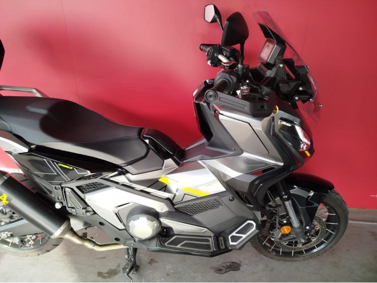 HONDA X-ADV + EQUIPEMENTS