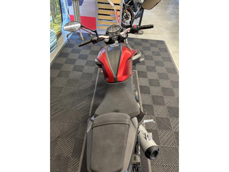 YAMAHA MT-125
