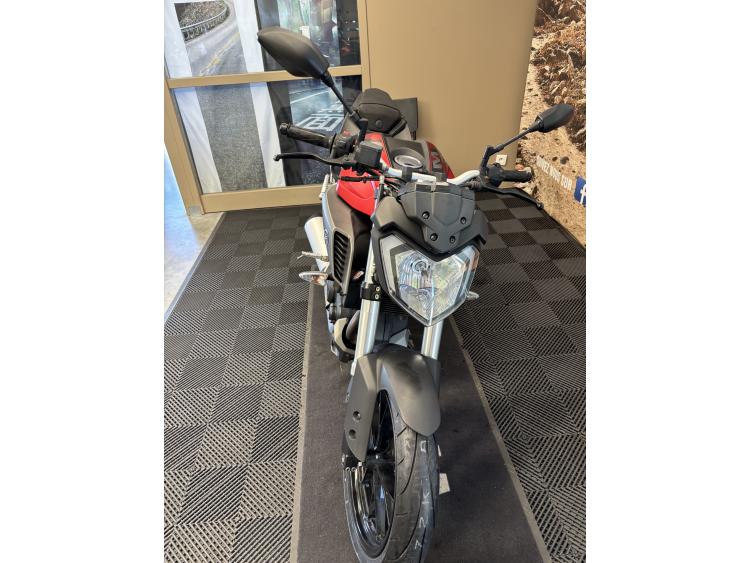 YAMAHA MT-125