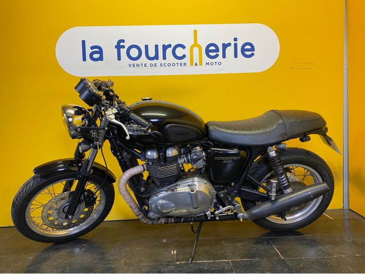 TRIUMPH THRUXTON 900