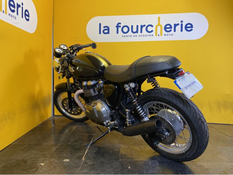 TRIUMPH THRUXTON 900