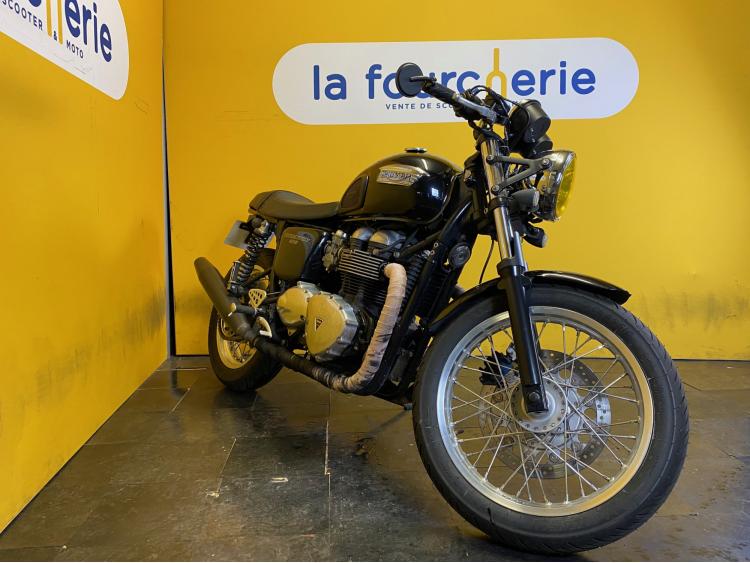 TRIUMPH THRUXTON 900