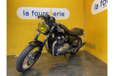 TRIUMPH THRUXTON 900