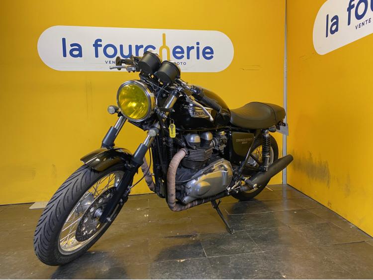 TRIUMPH THRUXTON 900