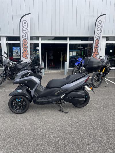 YAMAHA TRICITY 300