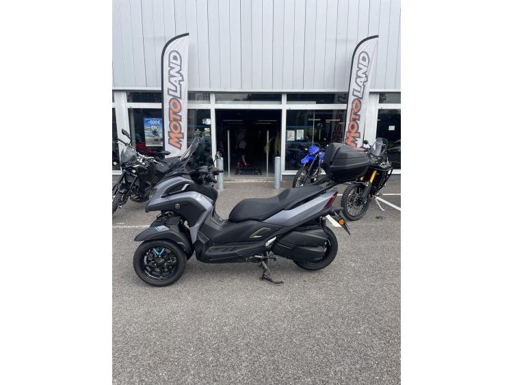 YAMAHA TRICITY 300