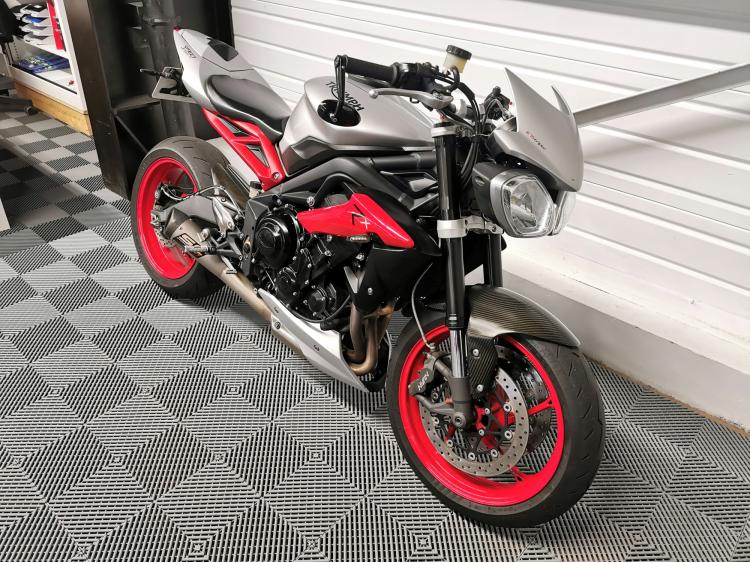 TRIUMPH STREET TRIPLE 675 RX