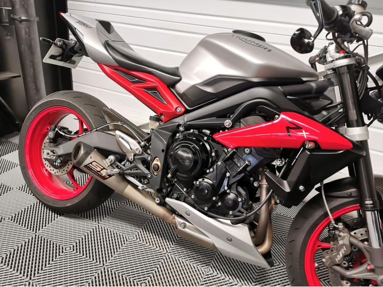 TRIUMPH STREET TRIPLE 675 RX