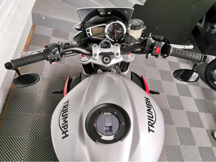 TRIUMPH STREET TRIPLE 675 RX