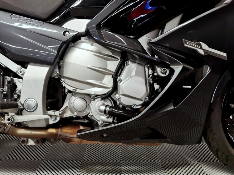 YAMAHA FJR 1300 - Boite 6 - Suspensions pilotées - FJR1300