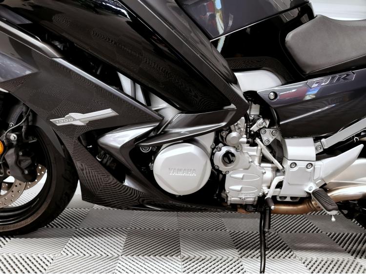 YAMAHA FJR 1300 - Boite 6 - Suspensions pilotées - FJR1300
