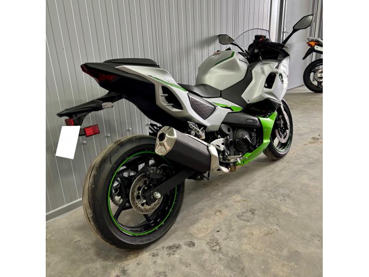 KAWASAKI Ninja 7 Hybrid