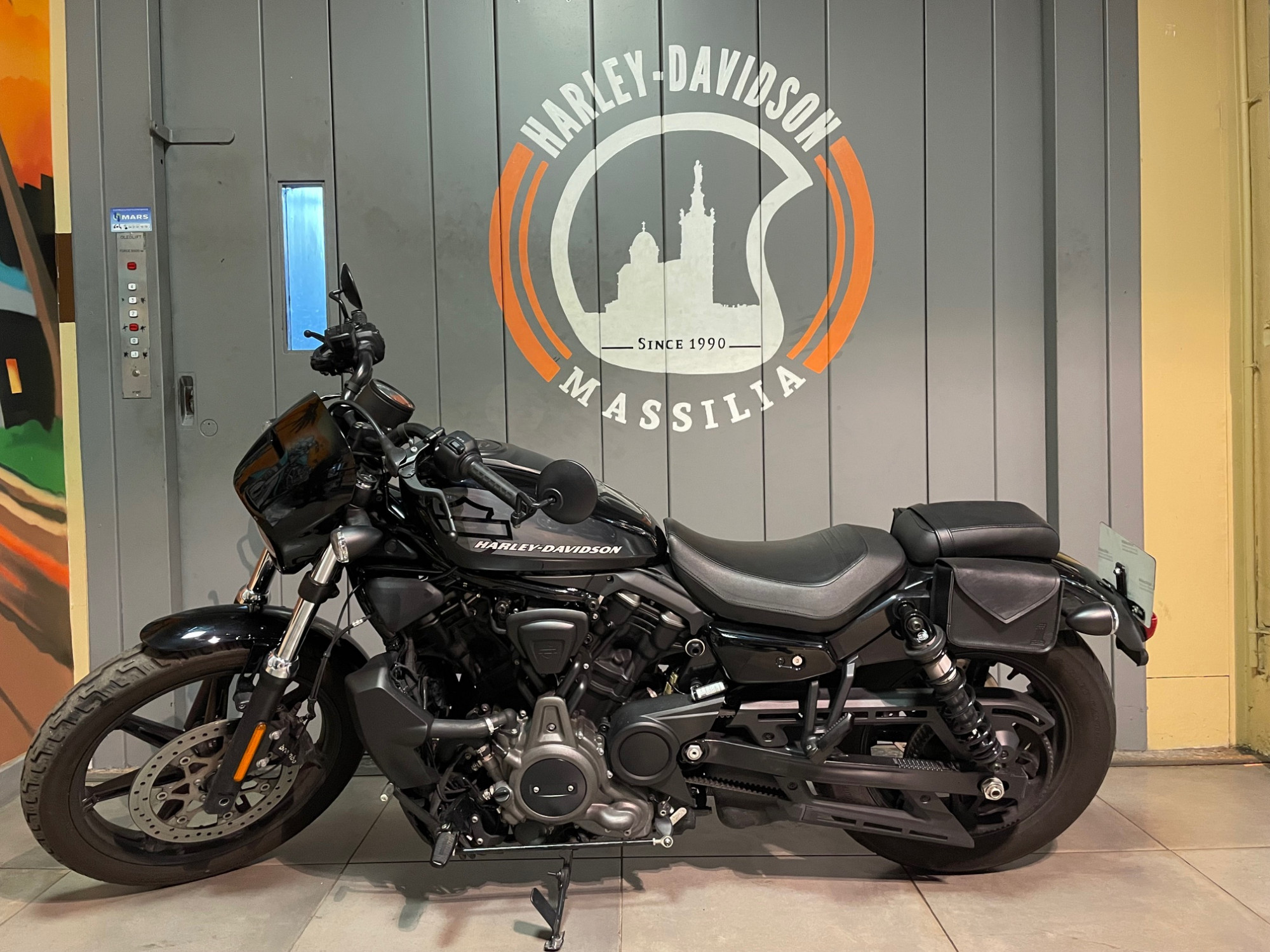 HARLEY-DAVIDSON SPORTSTER NIGHTSTER 975