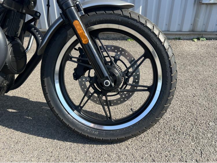 MOTO GUZZI V7 STONE