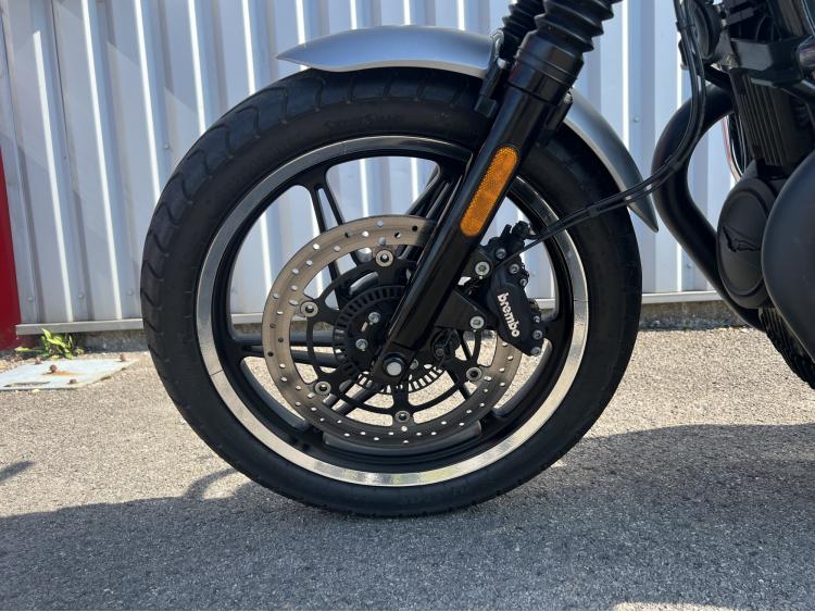 MOTO GUZZI V7 STONE