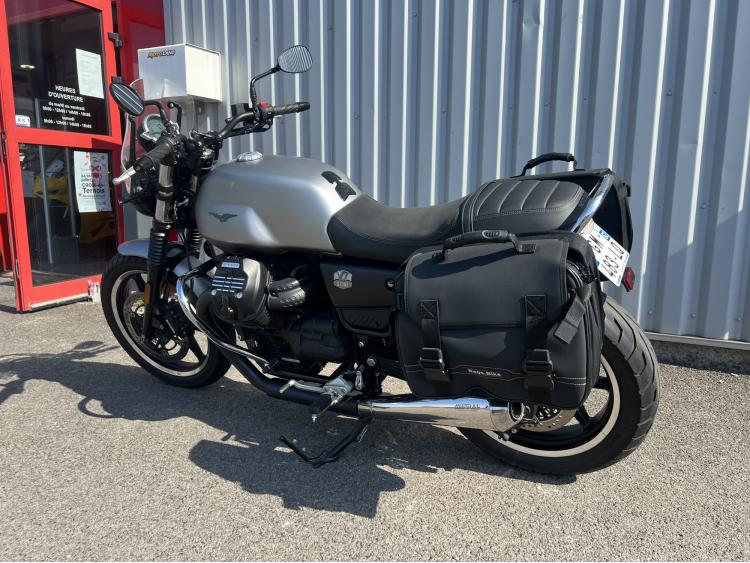 MOTO GUZZI V7 STONE