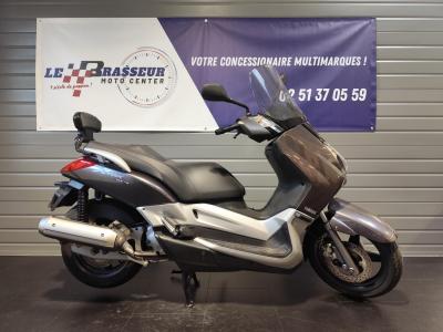 YAMAHA X-MAX 125