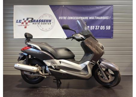 YAMAHA X-MAX 125