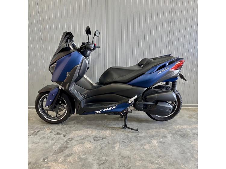 YAMAHA XMAX 125