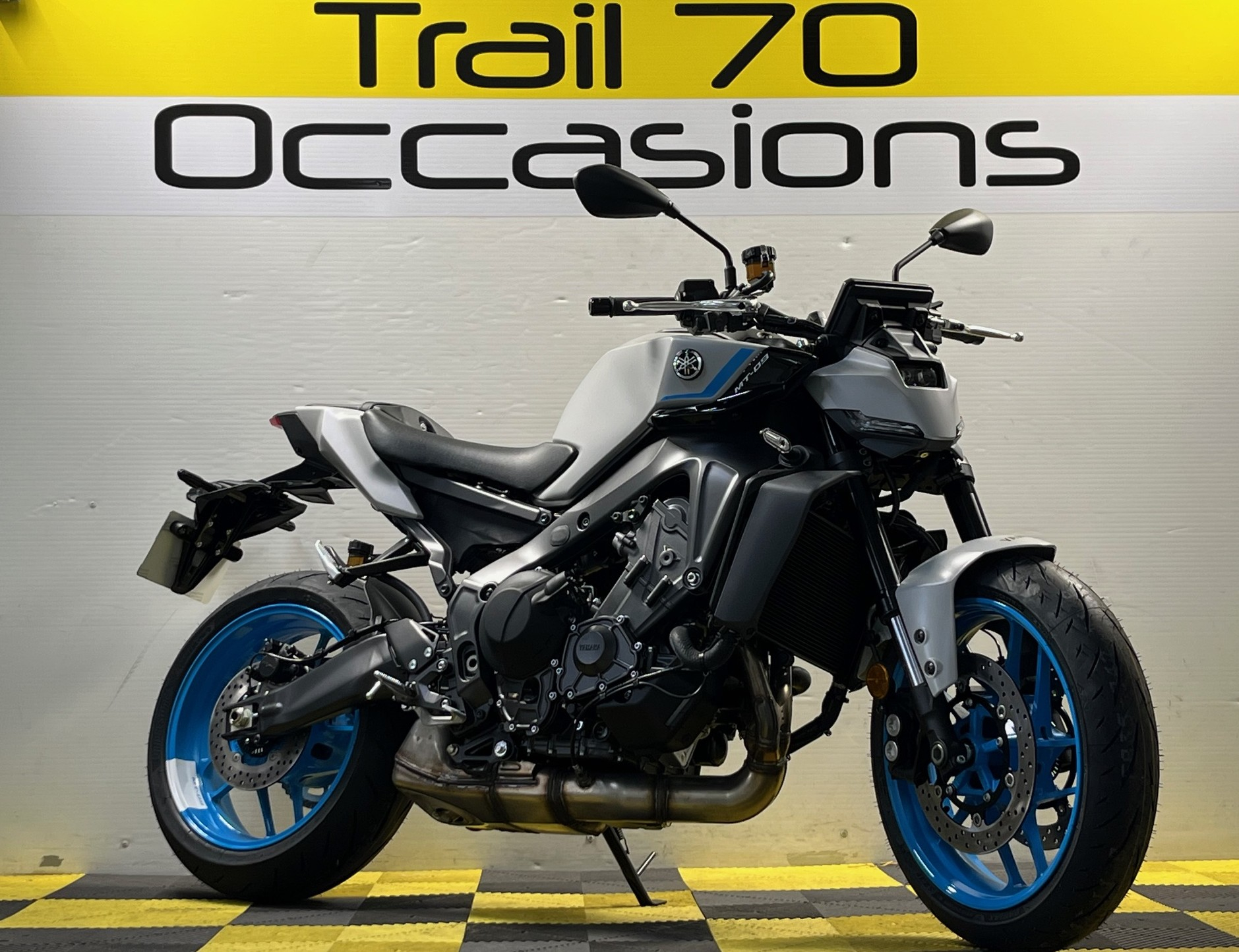 YAMAHA MT-09