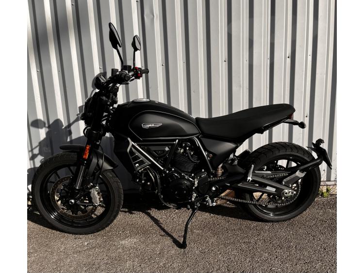 DUCATI SCRAMBLER 800 ICON DARK