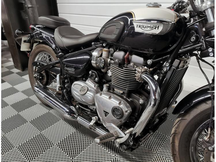 TRIUMPH BONNEVILLE SPEEDMASTER 1200