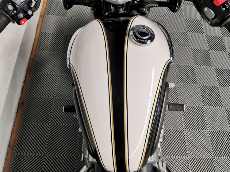 TRIUMPH BONNEVILLE SPEEDMASTER 1200