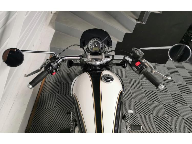 TRIUMPH BONNEVILLE SPEEDMASTER 1200