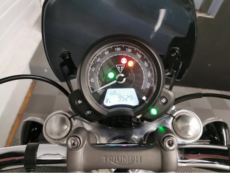 TRIUMPH BONNEVILLE SPEEDMASTER 1200